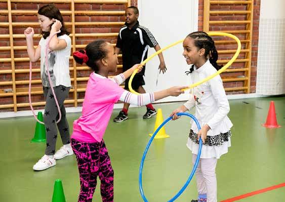 Det ska finnas förutsättningar för flickor och pojkar att utöva och delta i flera idrotter/ motionsformer och ha möjlighet att ägna sig åt sitt idrottande utan krav på prestation.