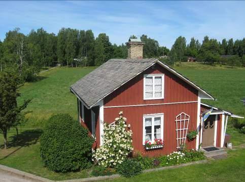 Stuga Lillstuga Gördsbyn Not available 11-25/8 1 rum och kök, 4 bäddar, 35 m 2 Köksutrustning, Kokpla a, Kylskåp, Frys, Micro, Utegrill Varmt och kallt va en utanför, Dusch och WC i separat byggnad
