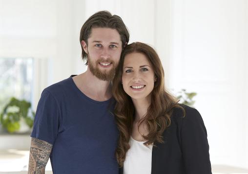 Välkommen hemkänsla! Tänk vilken härlig känsla att kliva över tröskeln för första gången till ditt nybyggda hem! Där du valt material, färger och inredning och där allt är nytt och fräscht.
