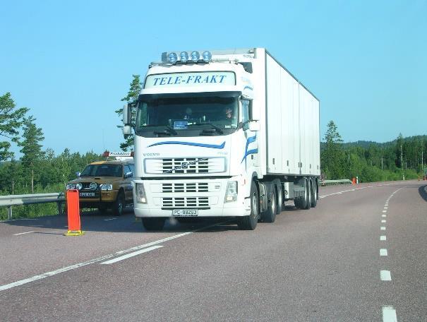 1. Mattias och hans vänner badar vid ett hopptorn som är 10,3 m högt. Hur lång tid tar det innan man slår i vattnet om man hoppar rakt ner från tornet? 2.