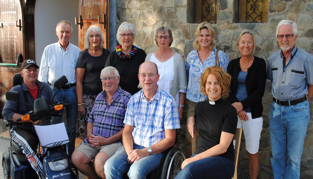 Kyrkorådets hörna Bakre raden: Claes Knutson, Gunnel Buch, Gun Martinius, Johanna Stubb de Polette, Britt-Marie Forsberg, Bengt Ivarsson Främre raden: Lars-Åke Tjåge Gustafsson, Ove Aronsson, Thomas