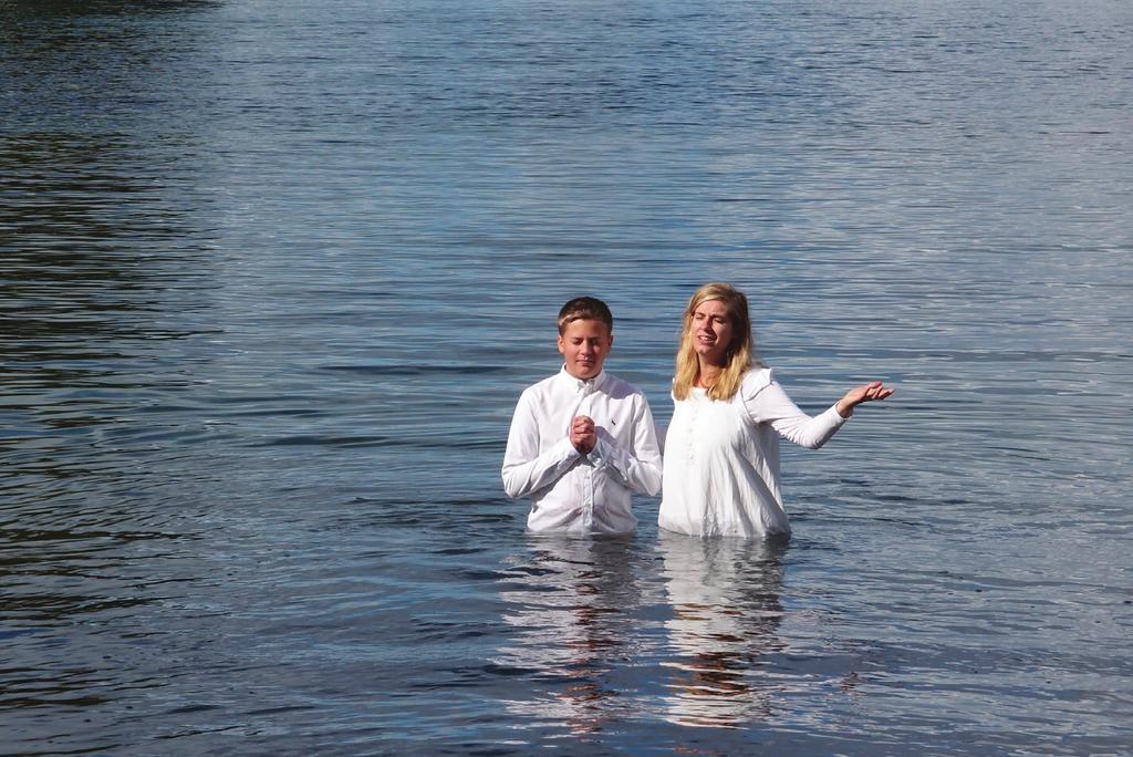 Församlingsnytt Hemgångna Else Bågenmark Född 1927.11.12 Död 2018.08.19 Inga Sjöberg Född 1925.04.28 Död 2018.08.28 Jesus sade: Den som tror på mig skall leva om han än dör.