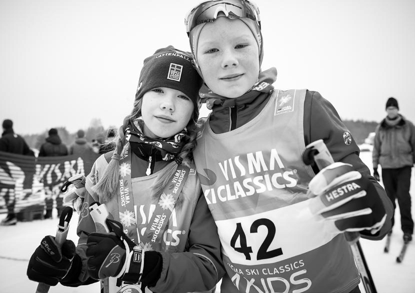 En tävling utan tidtagning och fri start. Barnen hämtade riktiga nummervästar och en Björn Dählie mössa i den stora Visma Ski Classics trailern. Vid målgång fick alla en riktig stor guldmedalj.