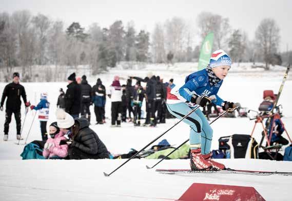 VÅR MASKINPARK OCH UTVECKLING AV SPÅRET TILL SÄSONGEN 2018/2019 Inför årets säsong hade vi 9 kanoner att tillgå, men för att kunna öppna spåret tidigt och ett så långt spår som möjligt