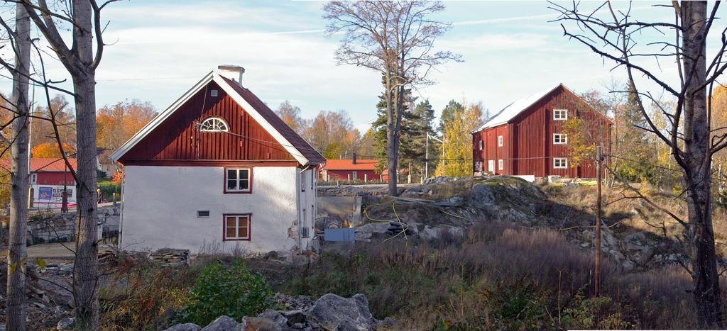 Det som finns kvar av kvarnfastigheten idag. Foto: Kenny Lex När kvarnen flyttades 1813 ägdes Söderby av grosshandlare Norrman, han lät gräva en ny vattenled från Dammträsk norr ut mot Söderby gård.