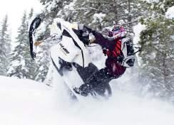 Freeride har en körställning som passar dom flesta med ett styre som både är skönt och rent från stora reglage. Men kan någon vara snäll och omplacera lysknappen!