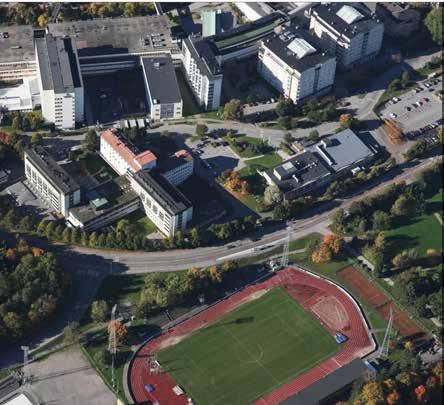 Ny bebyggelse i sjukhusområdet möter Sjukhusvägen i samband med att Akademiska sjukhuset byggs ut. I åstråket ramar publika platser och evenemangsytor in Nya Studenternas fotbollsarena.