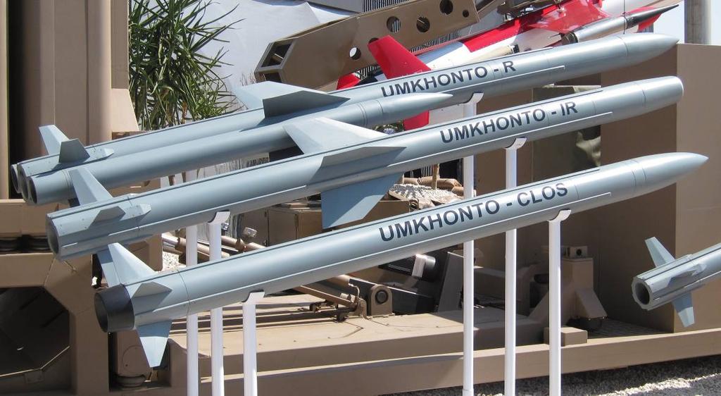 2013-02-15 Sida 75 (129) 13.2. Umkhonto-familjen Luftvärnsrobotfamiljen Umkhonto är system utvecklade av sydafrikanska Denel och består av ett antal olika versioner av vertikalstartande robotar för