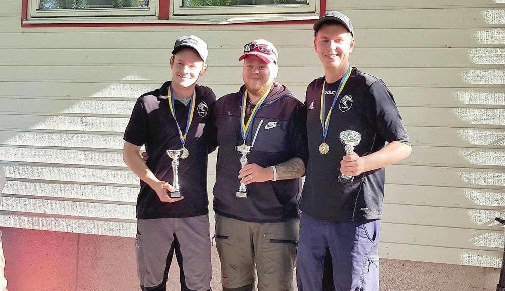 v tvåan Elias Rangsjö, vinnaren Viggo Hellöre och trean Noah Rangsjö Fr.