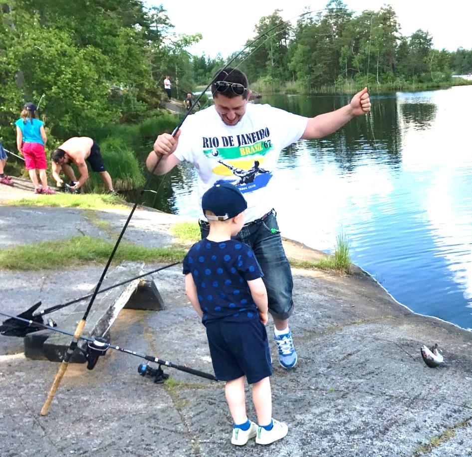 Numera ses vi istället en lördag i juni med familjer och vänner. I år var vi närmare 100 personer på plats!