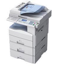 Skrivare eller kopiator Valet beror mest på hur många papper som skrivs ut om kopiorna är i färg eller svartvitt om en eller flera enheter ska kunna anslutas till skrivaren.