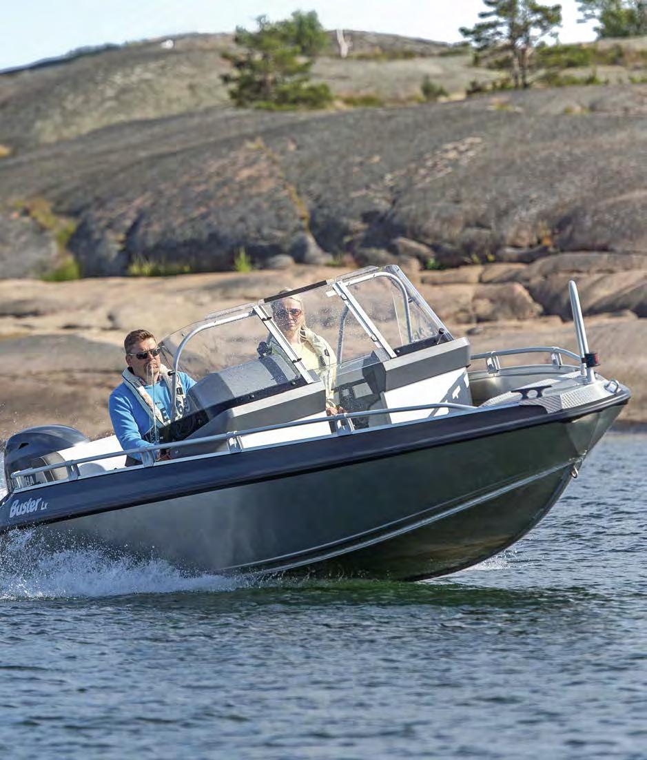 BUSTER Lx SMÅ KOSTNADER, STORT NÖJE. Buster Lx har länge varit en mångsidig, sportig favorit - och den här nyheten fortsätter traditionen.