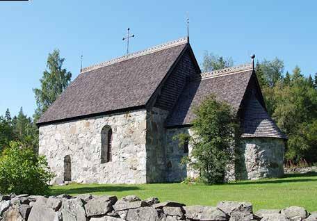 Fig. 72. En museikyrka uppfördes 1929 på Murberget i Härnösand. Den är en syntes av flera medeltida kyrkor i mellersta Norrland. Foto Åke Johansson 2009. torn.