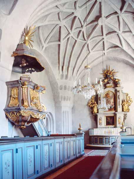 Fig. 28. Några av de rikaste stjärnvalven i Ångermanland har tillkommit cirka 1500 och finns i Sånga kyrka. Kyrkan är känd för vallfart till en undergörande källa i sakristian.