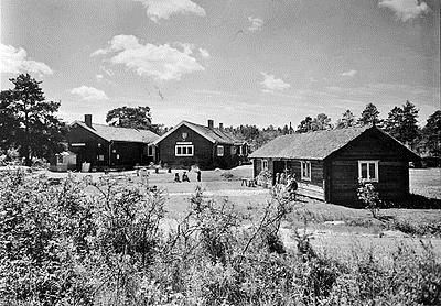 stan. Men var man tvungen så fanns spårvagnen från slutstationen vid Talmansgränd 4, resan tog en timme till Slussen.