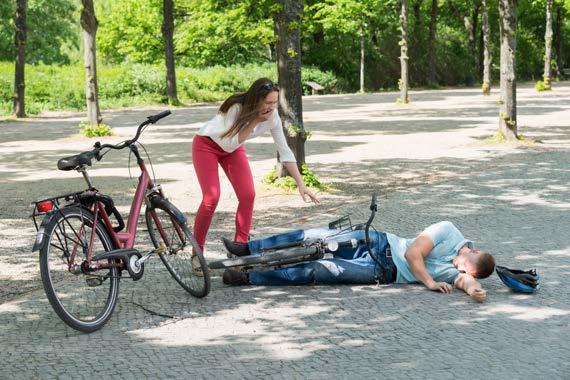 OLYCKSHÄNDELSE En olyckshändelse är något dåligt som har hänt utan att det var planerat. Det var inte meningen. SPÖKE Ett spöke är en död person som visar sig.