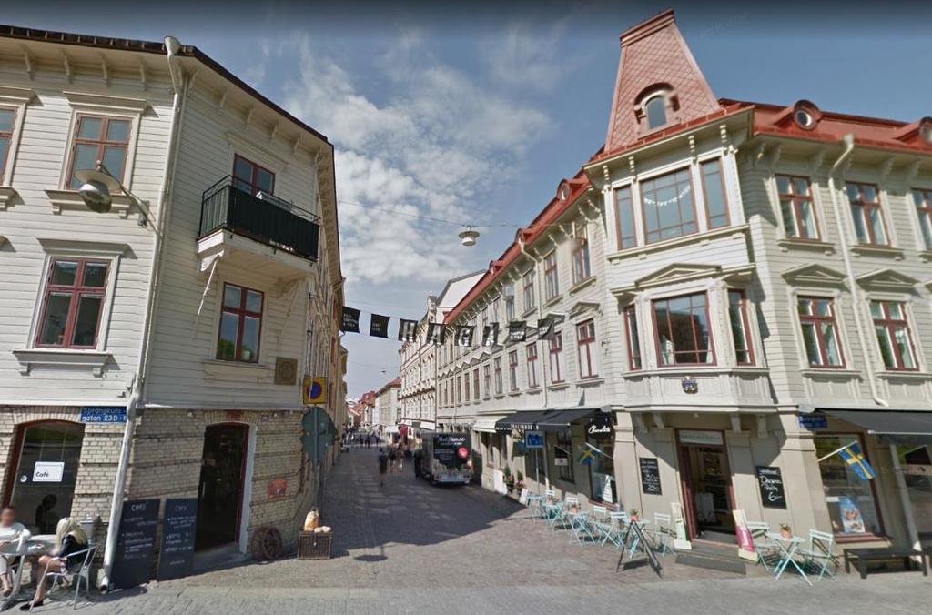 men med rikstrafik i egen fil i mitten T ex: E6, E20, Lundbyleden, RV 40