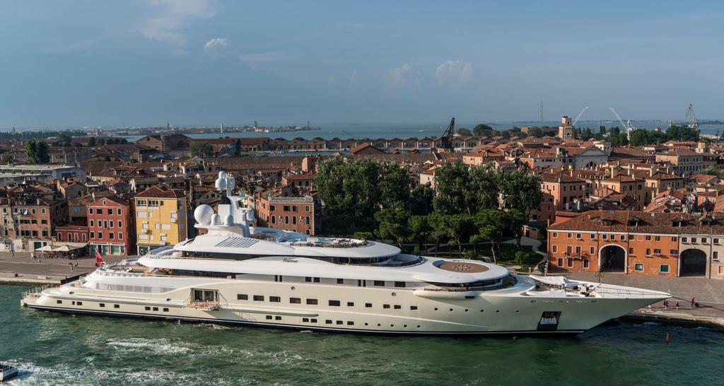 Italien resan fortsätter här i del 3 av 3. Venezia - Venedig Torsdag - fredag Venedig är en stad i nordöstra Italien och huvudstad i regionen Veneto.