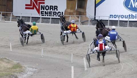 nyhetsbörsen april 2010 100401 Castor Race vann på Bollnäs Castor Race behövde ett lopp i kroppen för att vara segermogen. Idag vann han enkelt ett försök till Anders Kihlströms Minne på Bollnäs.