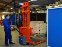 körhastighet och acceeration små dimensioner - perfekt i trånga utrymmen enke service ätt batteriåtgång åg bygghöjd fri sikt ång driftstid per addning Möjighet att manövrera med styrhandtaget het