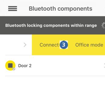 > Anslut via Bluetooth (för Android-telefoner): öppna kontextmenyn i den AirKey-enhet i fabriksläge som du vill lägga till i systemet ( ) och välj sedan Anslut.