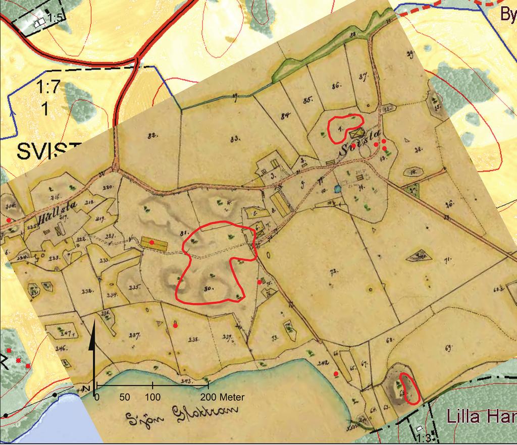 Fig 8. Kartan över Svista från 1901 visar hur det tillkommit en statarlänga med två uthus under 1800-talet tätt inpå gravfältet.