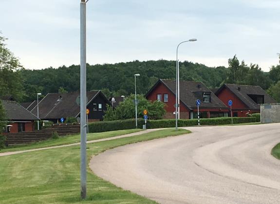 lågriskområden för radon. Om det i samband med besiktning och markarbete inför nybyggnation framkommer andra jordlager rekommenderas att eventuella kontrollmätningar görs.