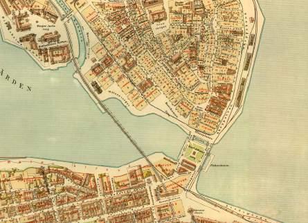 Karta från 1885 med Karl Johans torg och Nils Ericssons sluss. Karta från 1940 med Karl Johanslussen. utformningen. Detta är inte minst tydligt i dagens anläggning.