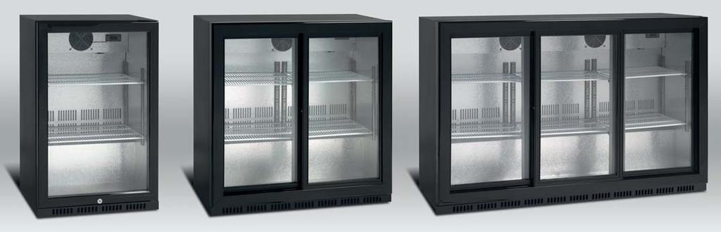 Kylskåp och frysskåp Exponeringskylskåp Backbar Exponeringskylskåp med fläktkyla är perfekt för exponering av kylda drycker. Försett med glasdörr.