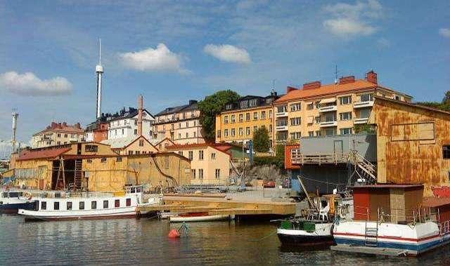 SID 3 (5) Området sett från Beckholmsbron. Historik Den maritima verksamheten har lång tradition på Södra Djurgården. Det s.k. Båtmansvarvet anlades redan på 1680-talet i trakten av Allmänna Gränd.