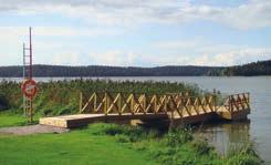 Glidgångbron består av trästomme, trädäck och glidmedar eller -rullar samt gångjärn som fästs vid strandänden. Bryggpaketet innehåller även fästen för pontoner för fastsättning vid trästommen.