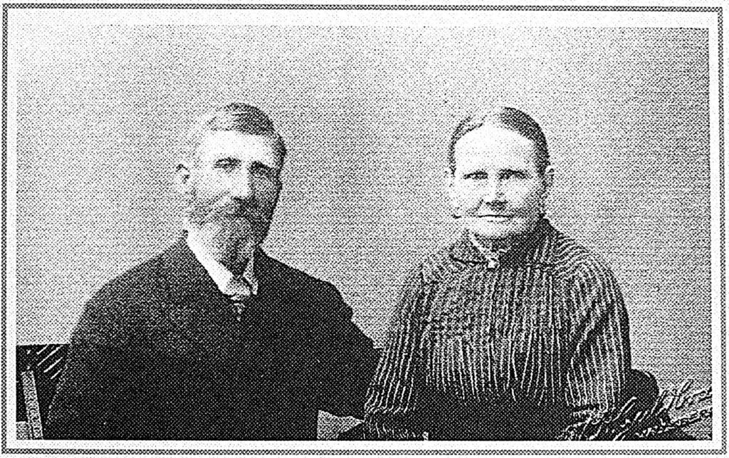 Albert och Klara Nordqvist Catharina Ingjald Gustav Albert Nordqvist född 1863 och hans hustru Klara Gustava, född Jansdotter 1849, bodde båda fram till sina död i Enebacken vid Herrefallsäng.