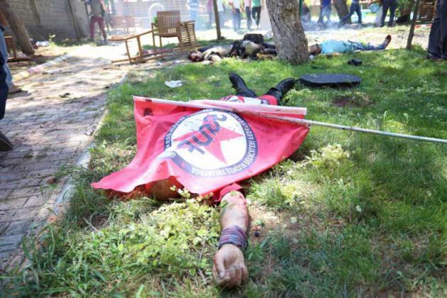 6 Proletären Erdogan anklagas efter terrorattack mot socialister August Eliasson Proletären 21/7 2015 31 dödades i terrorattacken i Suruc.