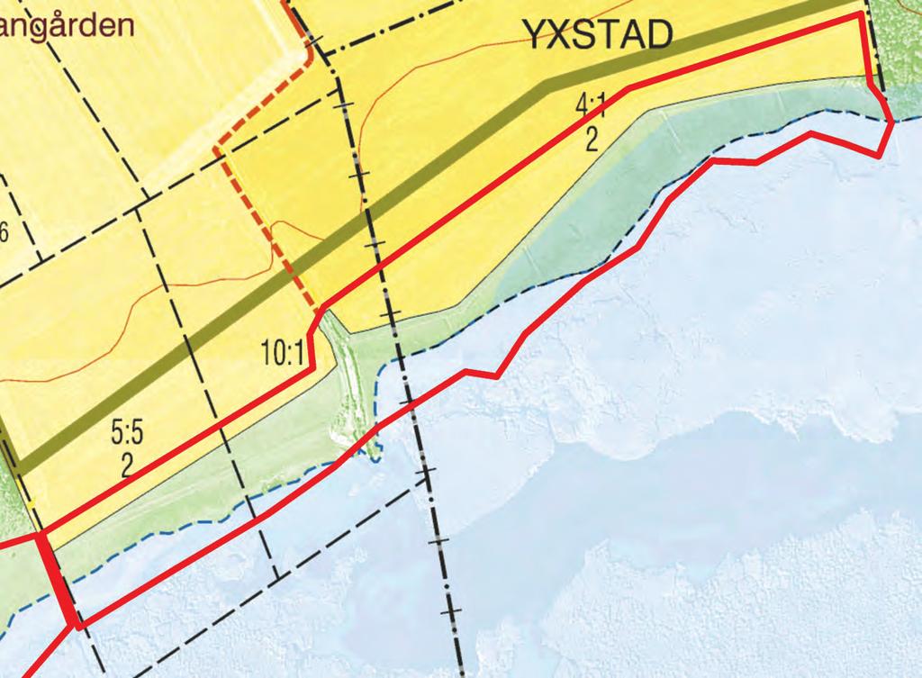 Yxstad strand 12 ha Området är röjt under senare år och betas därefter med högt tryck. Ängen är smal men öppen och utan träd/buskar förutom i västra kanten. Blå bården är öppen hela våren.