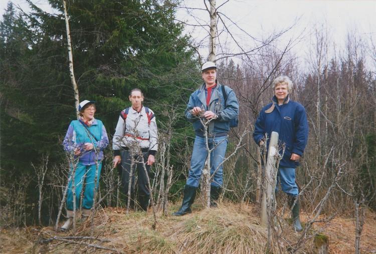 Besök på Binäs nr 27, Rafaltere, Viola Bryngelsson, Torsbo nr 6, Arne, Göran och