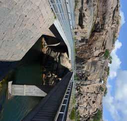 14-240-1 Bro över Klevekilen, Hovenäsbron vid Hovenäset Granit i berggrunden och granit i konstruktionen.
