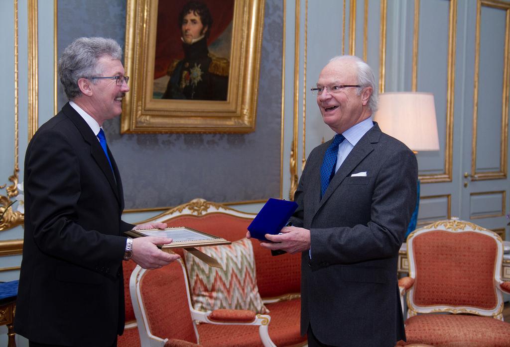 10 Estlandssvensk En dag med guldkant i estlandssvenskarnas historia Ülo Kalm Tisdagen den 17 januari 2017 tilldelades kung Carl XVI Gustaf, vid en ceremoni i Stockholm, hederstiteln estlandssvensk