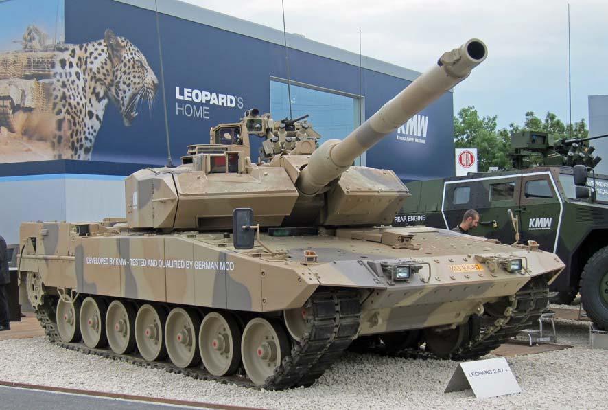 FÖRSVARSUTSTÄLLNINGEN EUROSATORY 2010 Kanonen är en 120 mm 2A6 med en eldrörslängd om 55 kalibrar från det tyska företaget Rheinmetall.