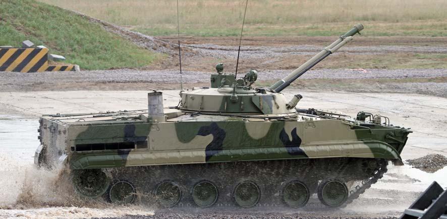 FÖRSVARSUTSTÄLLNINGEN IDELF 2010 Pansarskyttevagn BMP-3,