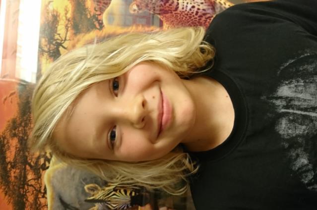 Favoritfilm: Harry Potter Favoritgodis: Lösgodis-choklad Fritidsintressen: Handboll, fotboll, thaiboxning och ridning Vad är det bästa med MMK?