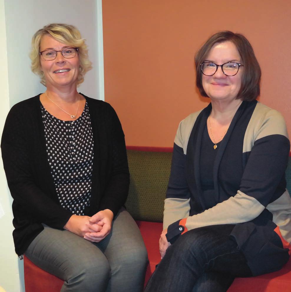 Projektledare Anette Lundqvist, till vänster, och rehabiliterings ko ordinator Åsa Sandström arbetar för bättre rehabilitering av patienter med bäckencancer inom RCC Norr.