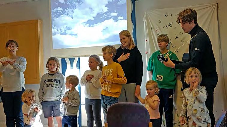 MISSIONSKYRKAN VETLANDA 1 oktober-30 november 2018 Nr 192 Under gudstjänsten på församlingslägret var barnen med och framförde några sånger under ledning av Therese Wiberg, Lina Boqvist och Albin