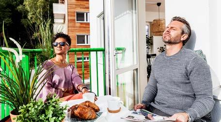 rekommendera då de kan skapa för höga temperaturer mellan glasen och kan orsaka skador på fönsterbågarna och konstruktionen.