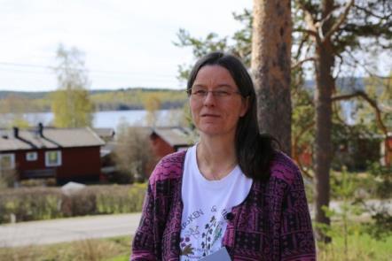 Valborgsmässoeld Den sista april anordnades valborgsmässoeld vid Tavelsjöns strand mellan kyrkan och Matboa med vårtal och körsång.