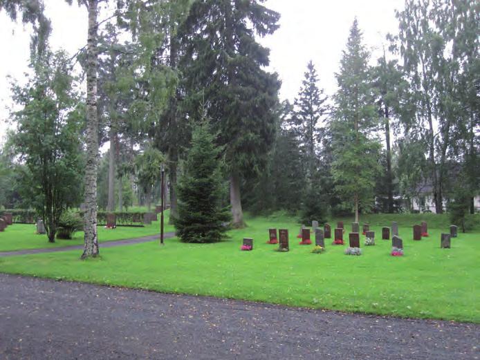 Kvarteret ligger inom den del av kyrkogården som traditionellt har nyttjats för jordbegravningar. Kvarteret är i den ursprungliga kyrkogårdsplanen avsatt för enkelgravar.