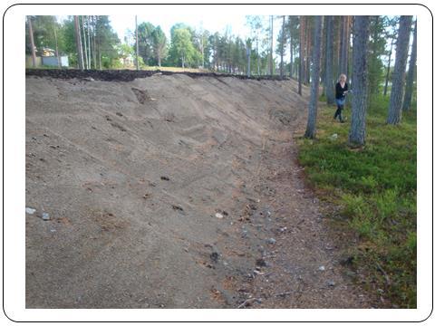 Vid besök i juni 2013 kunde man se att mark har jämnats ut och fyllts ut i direkt anslutning till den strövstig (allmän plats) som går