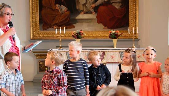 VÄSTBO SANKT SIGFRID På Mikaelidagen hade vi familjegudstjänst i Ås kyrka. Barnen i miniorerna, after school, samt barnkören PlaySing framförde musikalen Änglabus.