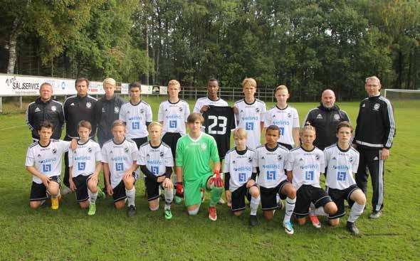 SEGRARE I LÄNSFÖRSÄKRINGAR CUP F 14: VÄNERSBORGS FK Bakre raden fr.v.