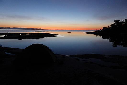 till vraket vid nordvästra Husarö.