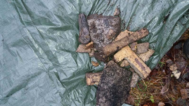 Av: Svanberg Utsorterat glas från schaktområde C.